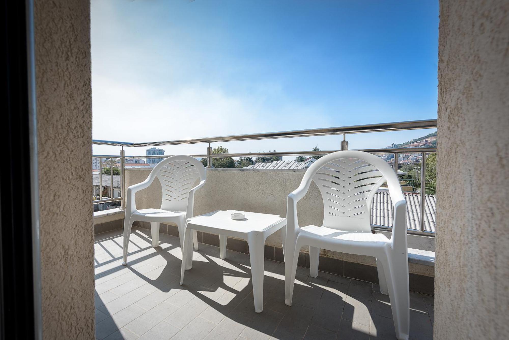 Apartments Montreal Будва Екстериор снимка